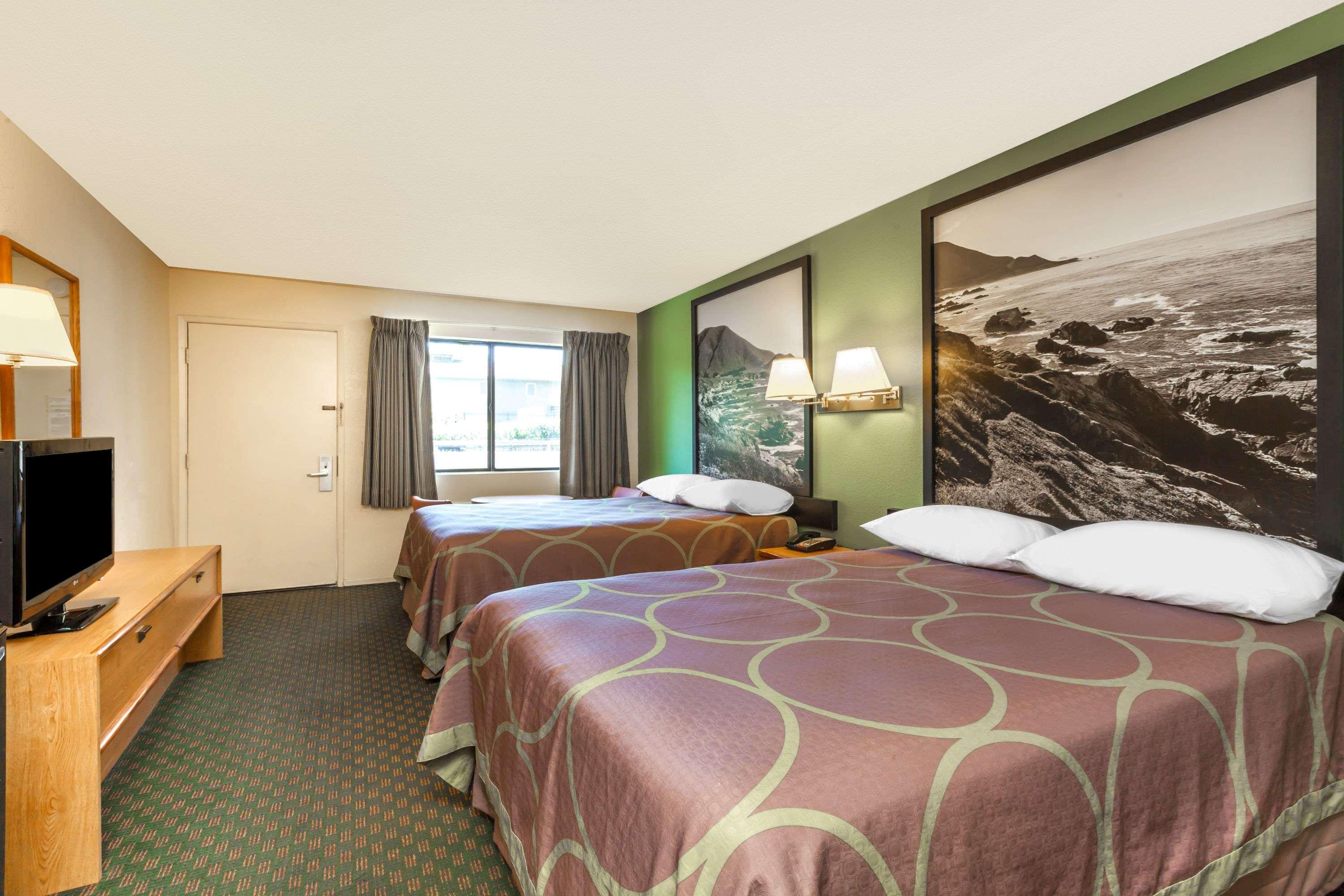 Mission Hotel *