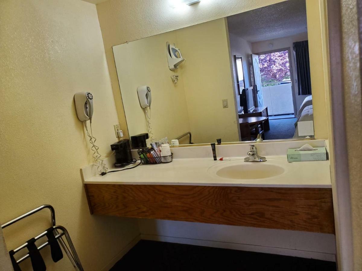 Mission Hotel